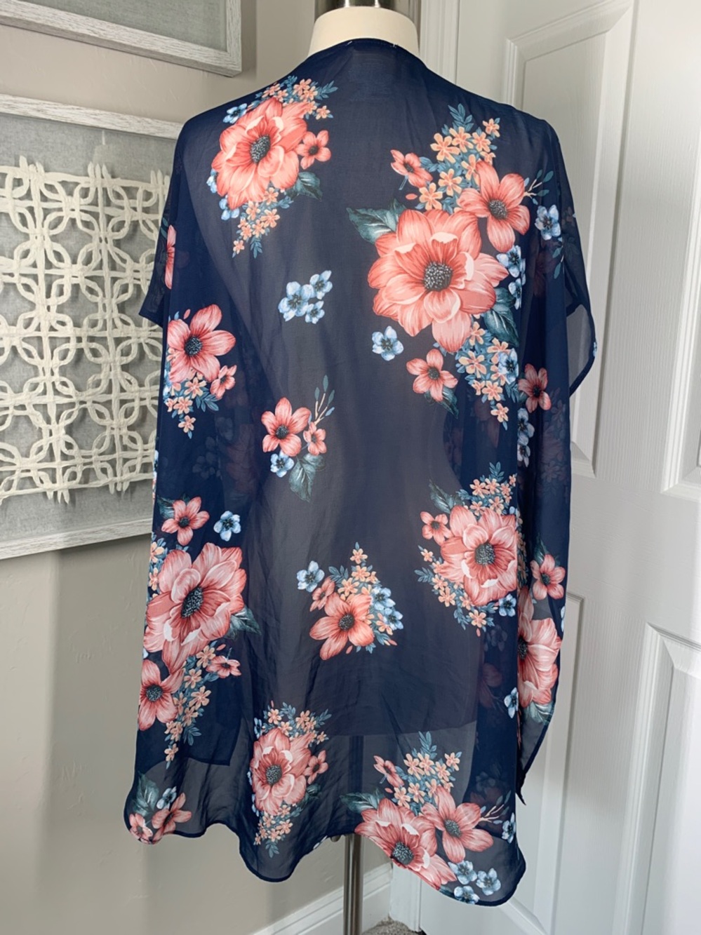ANDTHEWHY kimono style sheer shrug navy blue with pink floral print size XS - Picture 4 of 7
